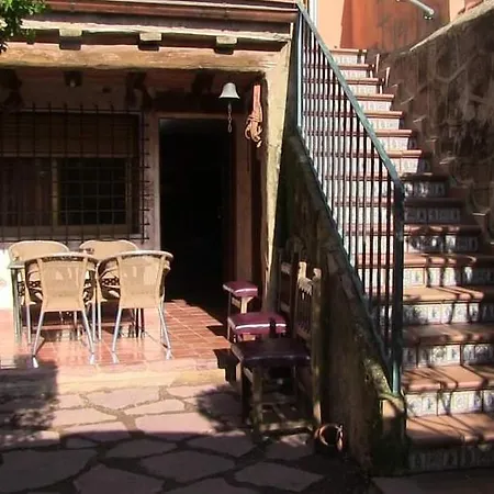 A La Sombra De La Torre Pension Serra Buitenkant foto